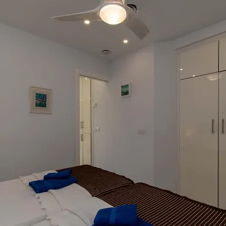 Club Atlantis 145 - One Bed